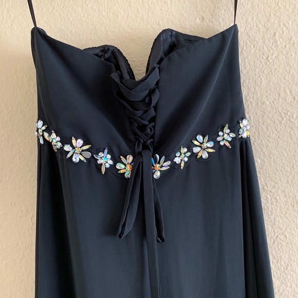 FIESTA Black Strapless Prom Dress with Scarf - Picture 2 of 7